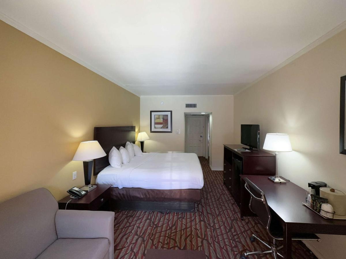 Motel 6 Dallas Tx Downtown Bagian luar foto